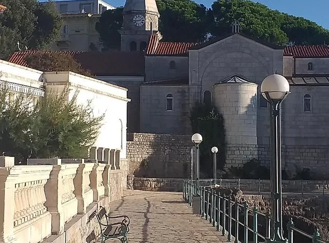 Marina דירה *