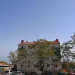 Marina *